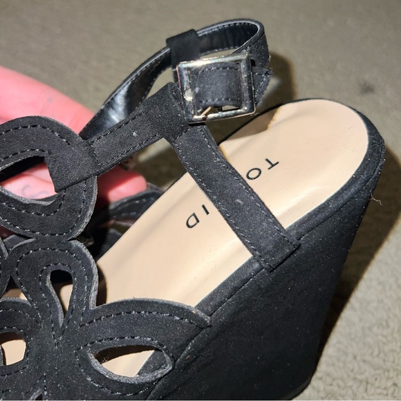 Torrid size 7W black platform wedges - Picture 2 of 5